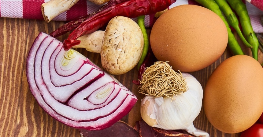 Huevos simples: así los preparas en el horno en menos de 30 minutos