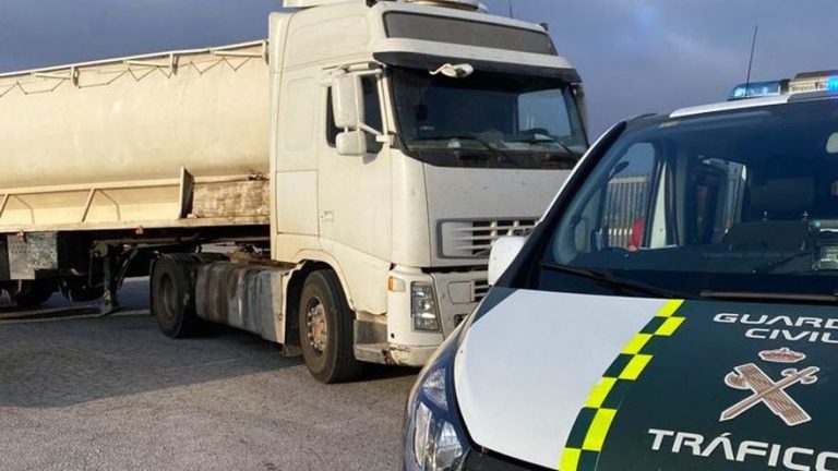 Investigado por conducir un camión sin carné, sin seguro, bajo efectos de alcohol y droga