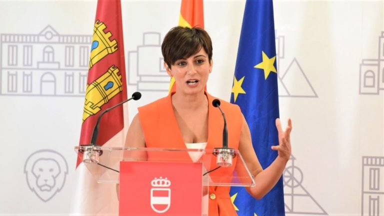 Gobierno celebra mitad de población esté vacunada con pauta completa