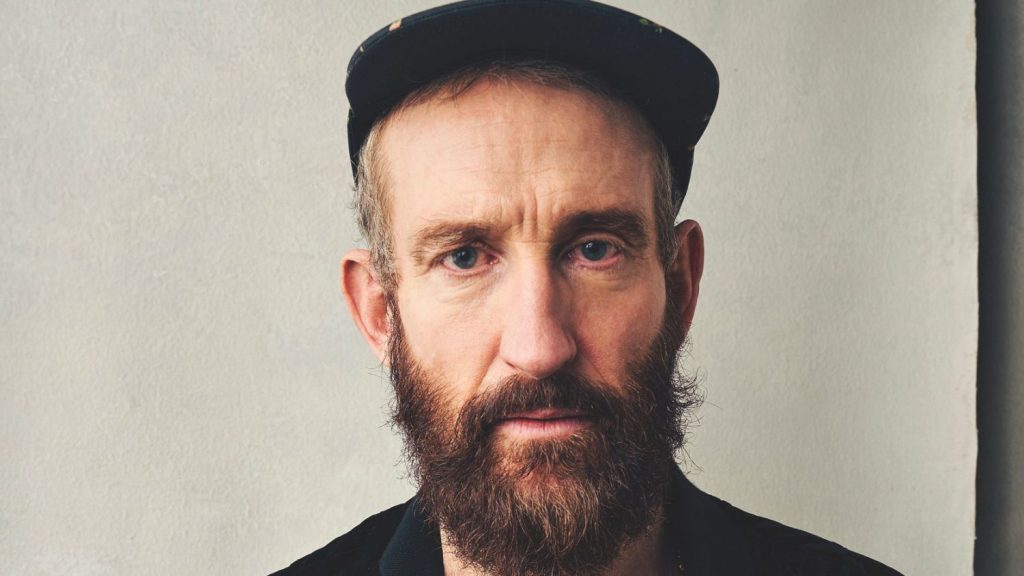 La salida de Johan Renck deja un puesto para que haya otro director en la serie The last of us