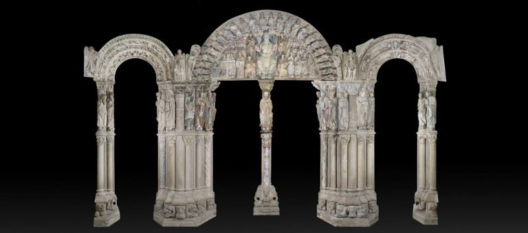 Cultura publica el libro 'La restauración del Pórtico de la Gloria'