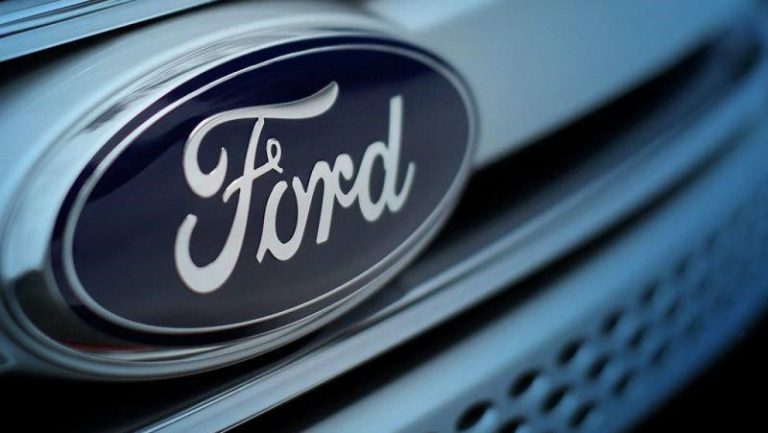 Ford trabaja en una estación de carga robótica para los conductores en situación de discapacidad