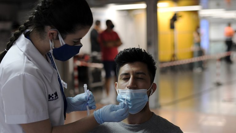 Madrid notifica 1.492 casos, 875 de las últimas 24 horas, y un único fallecido