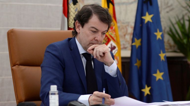 Mañueco y Robles llaman a la unidad institucional 