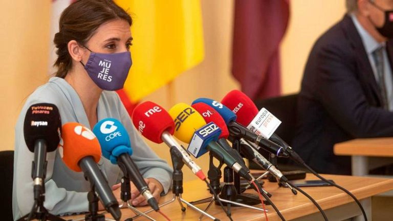 El juez imputa al tesorero y a la gerente de Podemos en el 'caso niñera'