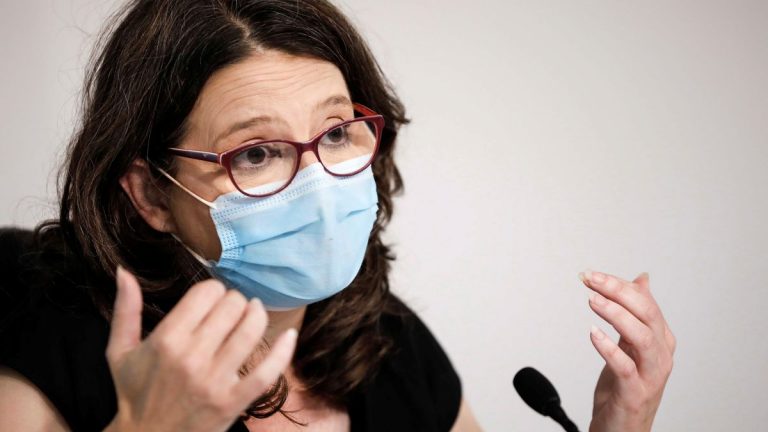 Oltra plantea la regularización administrativa de los migrantes del Aquarius