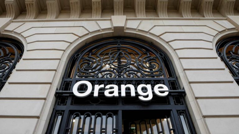 Orange emitirá el fútbol tras comprar los derechos a Telefónica
