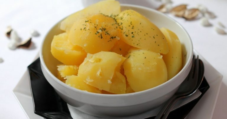 Patatas: estos son los minutos que debes cocerlas para que queden en su punto