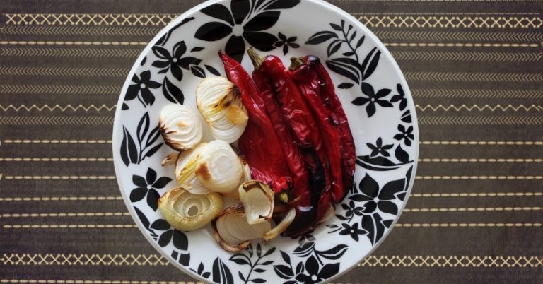 Pimientos asados: el secreto para que no se te quemen al horno