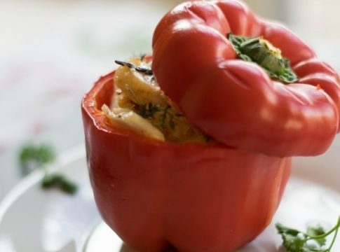 Pimientos rellenos_ el truco para que no se rompan al rellenarlos Pimientos rellenos: el truco para que no se rompan al rellenarlos