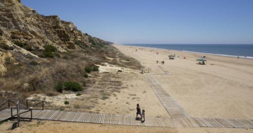 La Playa de las Gaviotas en Isla Cristina con sus 2000 metros