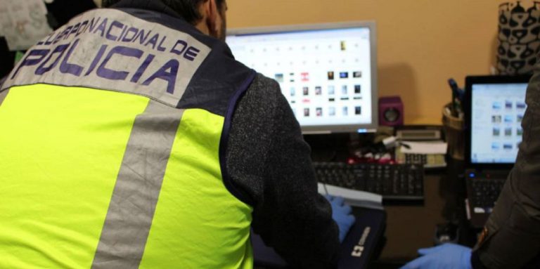 Dos detenidos por acosar y pedir material pornográfico a menores en RRSS