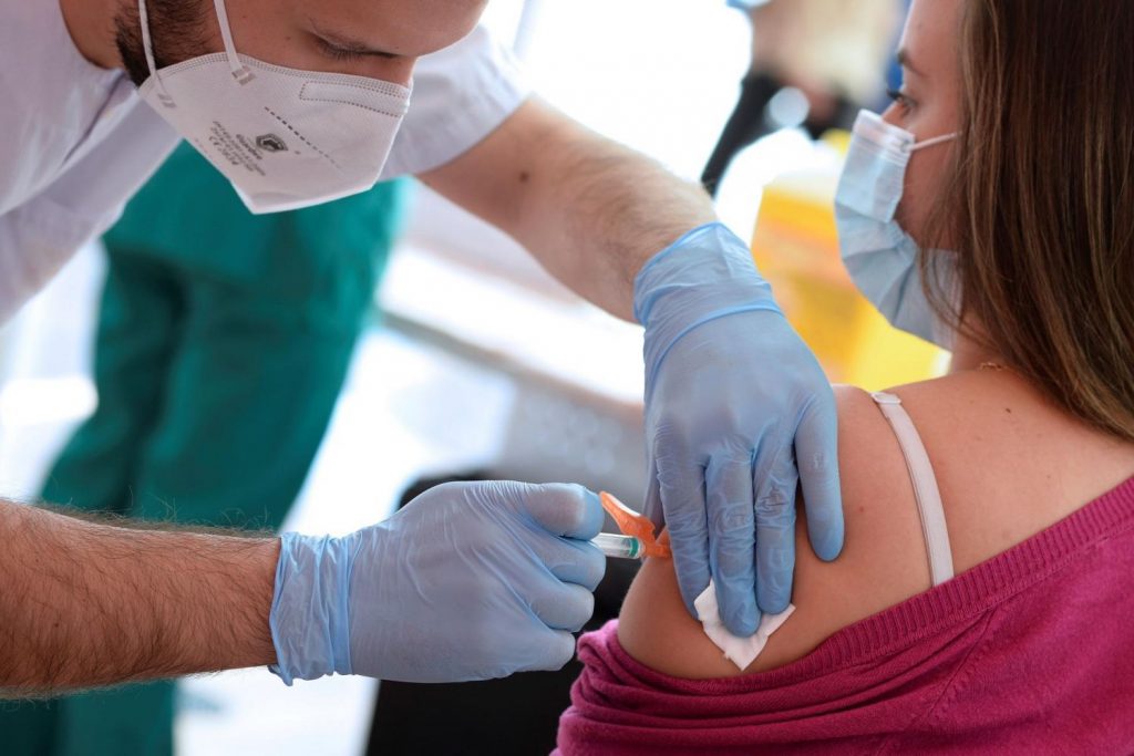 Por qué me puedo contagiar de Covid si estoy vacunado 7 ¿Sera efectiva la vacuna del Covid – 19 contar todas sus mutaciones?