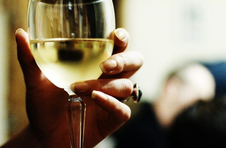 Psicólogos prevén un aumento de personas con adicción al alcohol tras la pandemia