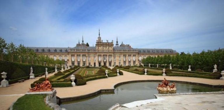 Patrimonio Nacional abre al público la Puerta de Alfonso XII del Palacio de La Granja