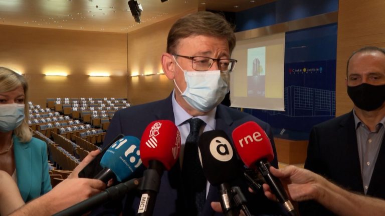 Puig insta a los que participan en botellones a mirar a los hospitales