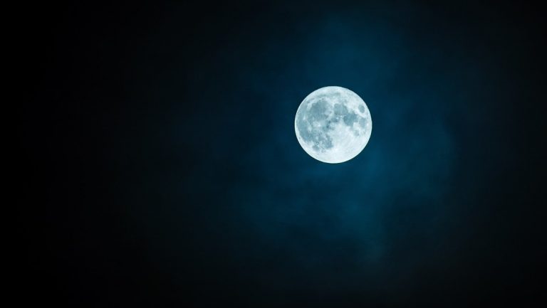 Qué es la luna llena azul