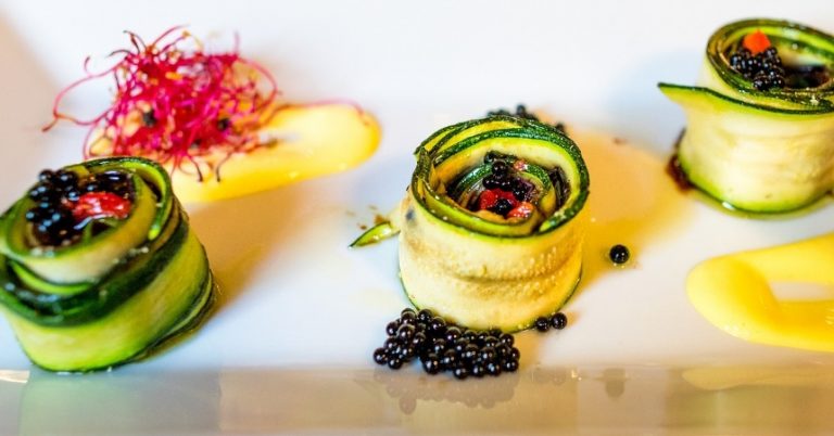 Rollitos de calabacín: cómo prepararlos con solo 3 ingredientes