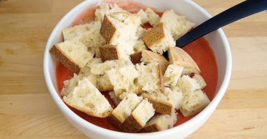 Salmorejo: cómo hacerlo para que salga naranja