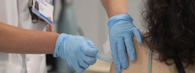 Sanidad notifica 61.628 casos este fin de semana, mientras la incidencia roza 600