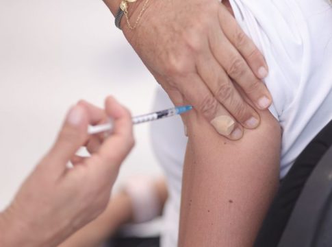 Sanidad calcula que el 75% de casos en la quinta ola tiene menos de 40 años