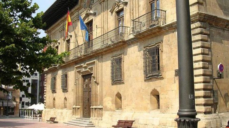 Condena de 11 años de prisión para un hombre por abusar a la hija de su mujer