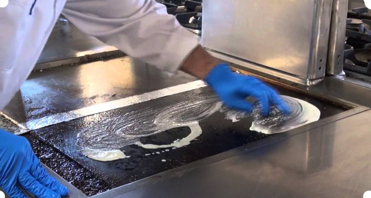 Trucos para dejar la plancha de cocina tan limpia que no haya rastro de grasa