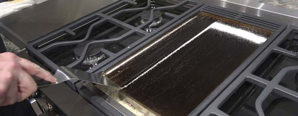 Herramientas oportunas para limpiar la plancha de cocina
