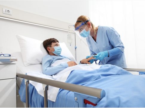 Uno de cada 20 niños hospitalizados por COVID-19 desarrolla complicaciones nerviosas