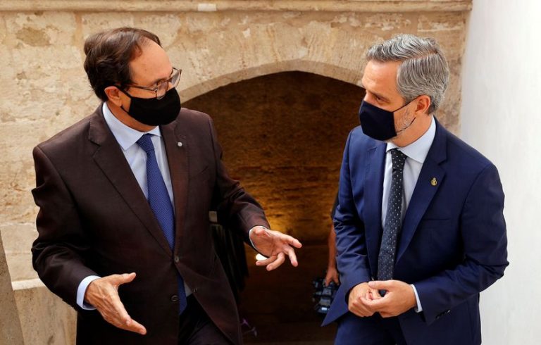 Andalucía y Valencia buscan un frente común con Murcia y Castilla-La Mancha para reformar la financiación autonómica