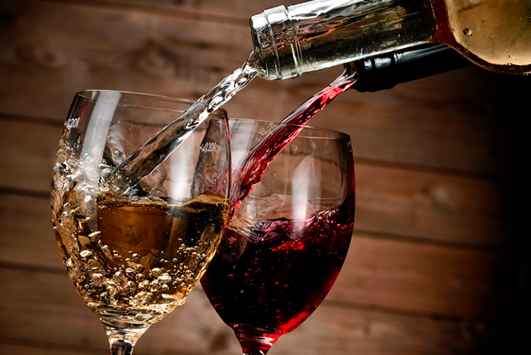 Vino blanco o vino tinto, ¿cuál es más sano?