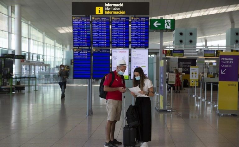 AESA actualiza las medidas higiénico-sanitarias en los aeropuertos ante la Covid-19