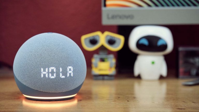 El truco para volver 'hombre' tu Alexa: así se le cambia la voz
