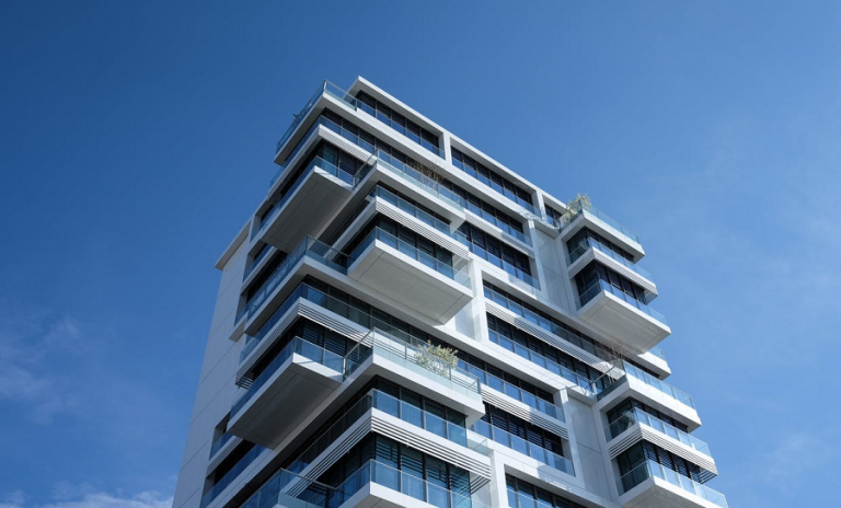 Monika Rüsch crea un servicio especializado de asesoramiento inmobiliario online