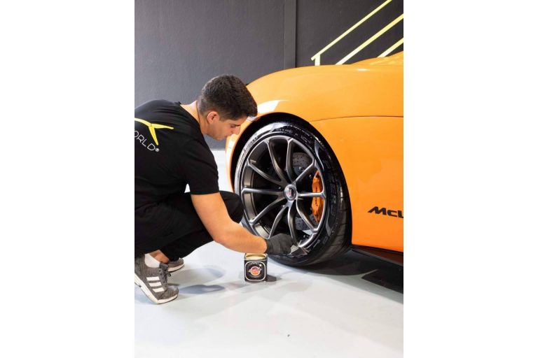 Radikal World, la marca que cita a los amantes de los coches de lujo con Radikal Carwash