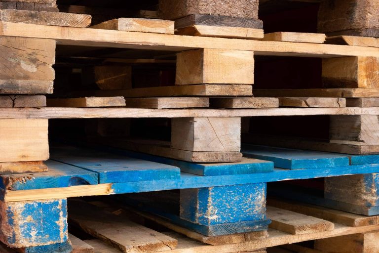 Europalet es una empresa que cuenta con más de 35 años de experiencia en la fabricación, recuperación y comercialización de palés europeos