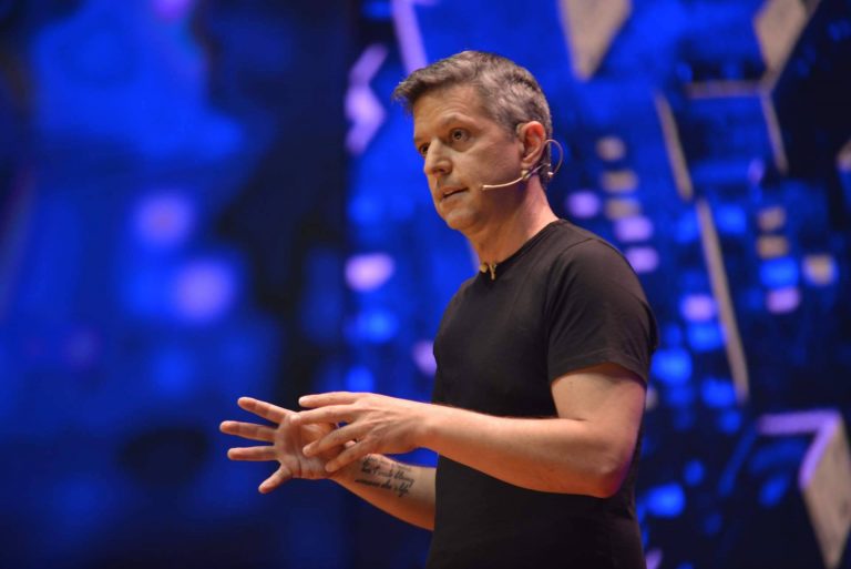 el poder del interés compuesto no reside en las finanzas, sino en el aprendizaje, el networking y la construcción del futuro