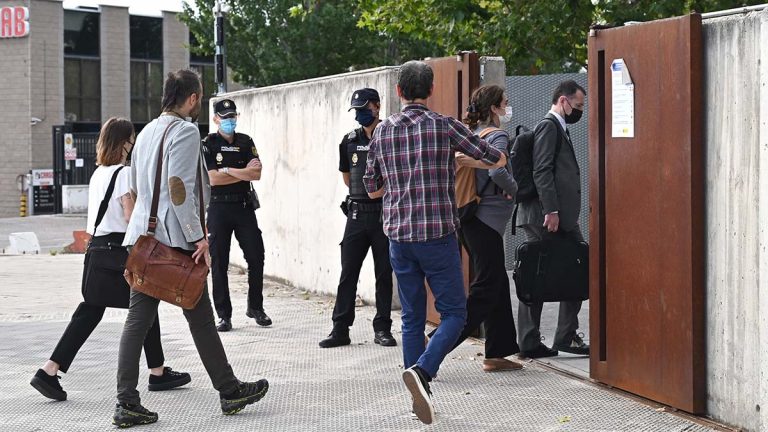 La jueza rechaza la petición de suspender el juicio a presuntos miembros del frente jurídico de ETA