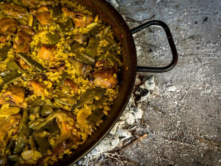 Paella: ¿Cuánto tiempo y cómo debe reposar el arroz para estar al punto?