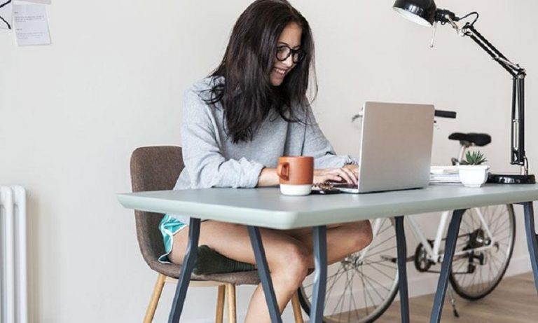 Internet, el gran mercado digital, viene con ayudas al consumidor