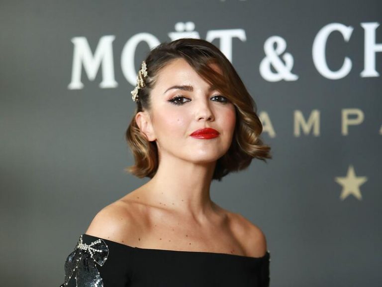 Alexadra Pereira corta por lo sano. Inspírate en ella y consigue un look rejuvenecedor.