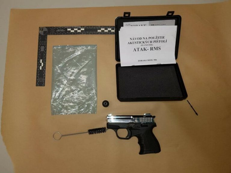 La Guardia Civil detiene por tráfico de armas a una persona vinculada a grupos radicales violentos