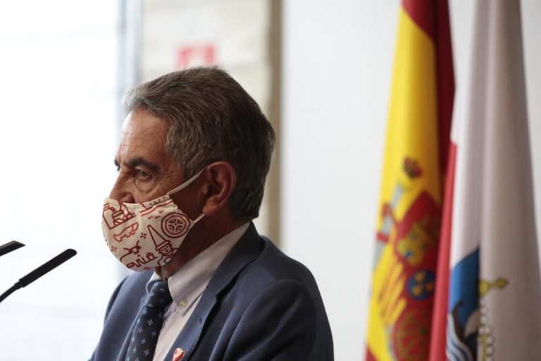 Revilla, partidario de obligar por ley a vacunarse, igual que se paga impuestos