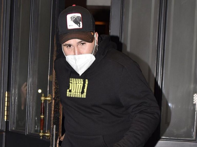 Kiko Rivera recibe el alta hospitalaria tras quitarse la banda gástrica