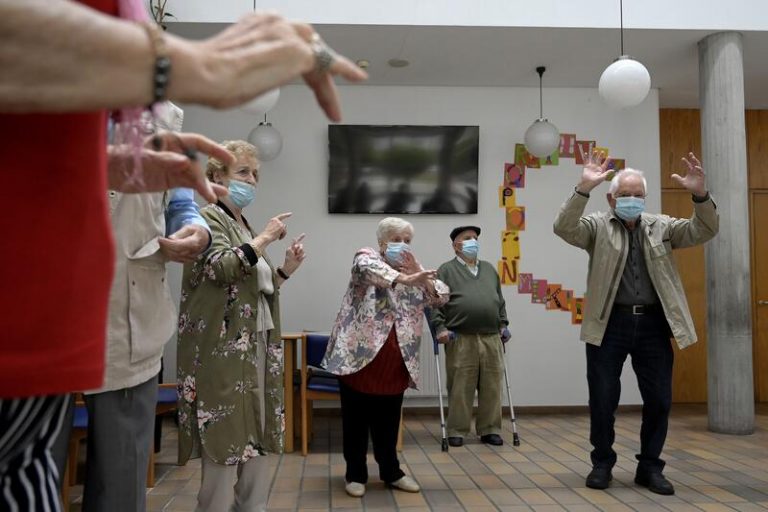 Directores de Servicios Sociales reclaman un estudio inmunológico ante el repunte de casos en residencias