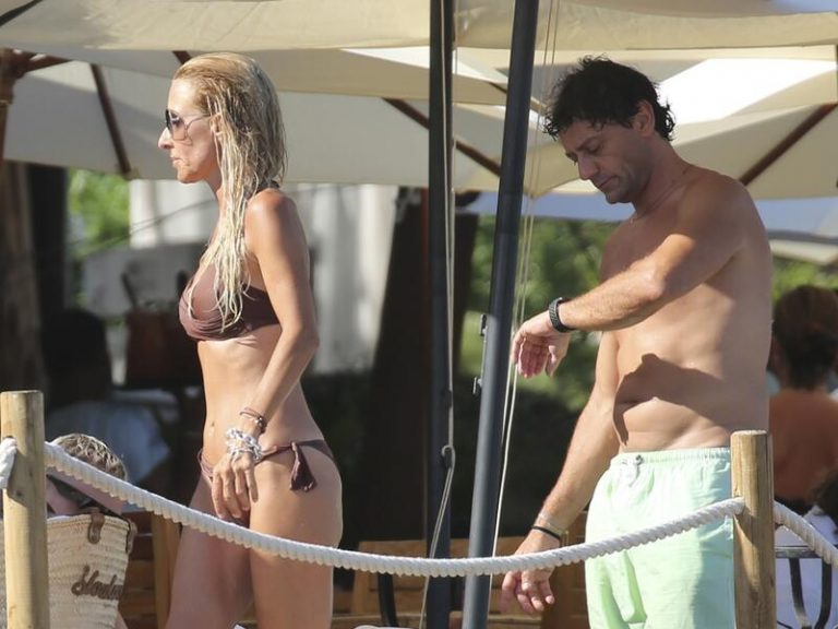 Cayetana Guillén Cuervo y Omar Ayyashi, cariñoso día de playa en pareja para presumir de amor