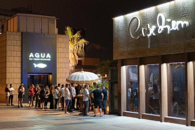 La Justicia canaria ratifica el veto al pasaporte Covid en hostelería y ocio nocturno