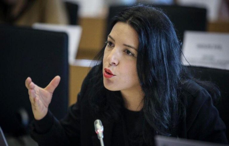 Podemos busca el aval de Bruselas a sus propuestas para intervenir el mercado eléctrico