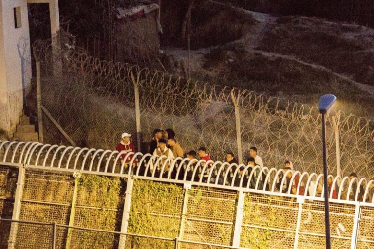 La delegada del Gobierno en Melilla anuncia el refuerzo de la valla para evitar la entrada de inmigrantes