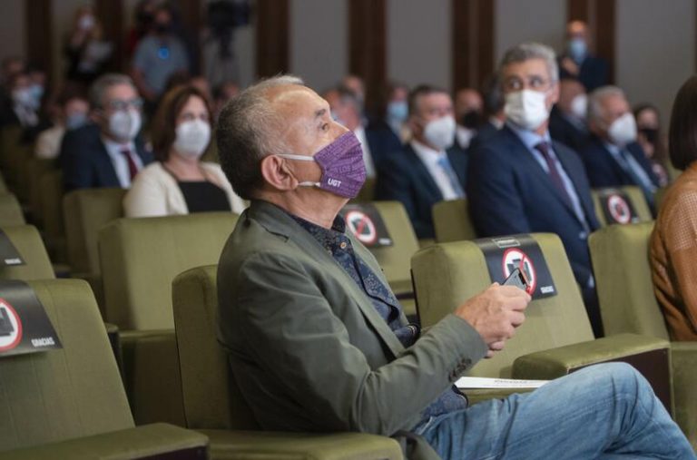 UGT pide al comité de expertos integrar IRPF y Patrimonio y un impuesto específico para la banca